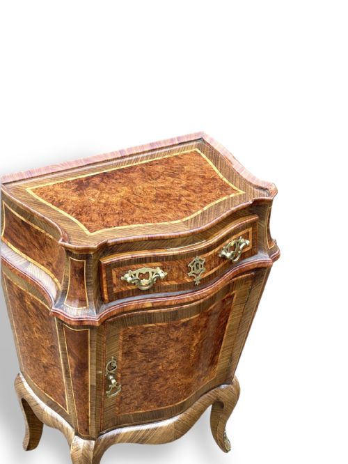 PAIR OF ITALIAN BURR WALNUT BEDSIDE CUPBOARDS - ADDITIONAL PHOTO 4