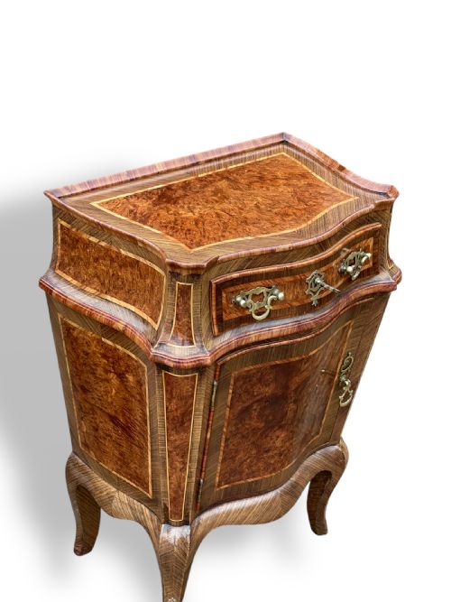 PAIR OF ITALIAN BURR WALNUT BEDSIDE CUPBOARDS - ADDITIONAL PHOTO 6