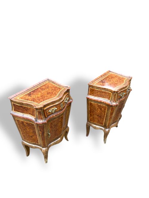 PAIR OF ITALIAN BURR WALNUT BEDSIDE CUPBOARDS - ADDITIONAL PHOTO 7