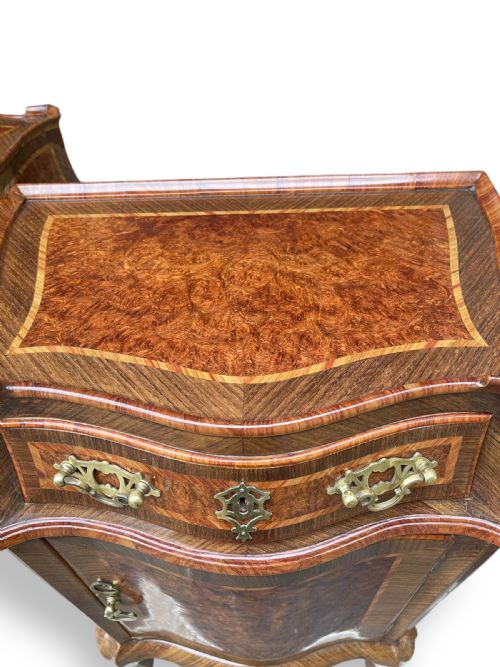 PAIR OF ITALIAN BURR WALNUT BEDSIDE CUPBOARDS - ADDITIONAL PHOTO 9