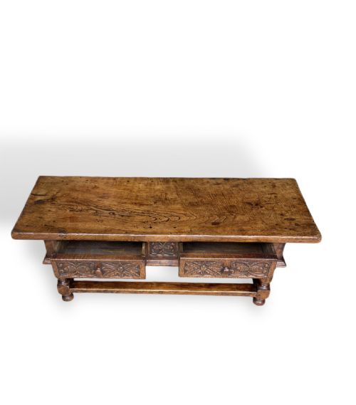 OAK COFFEE TABLE - ADDITIONAL PHOTO 2