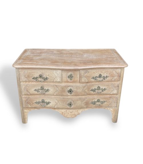 18TH CENTURY OAK COMMODE - ADDITIONAL PHOTO 1