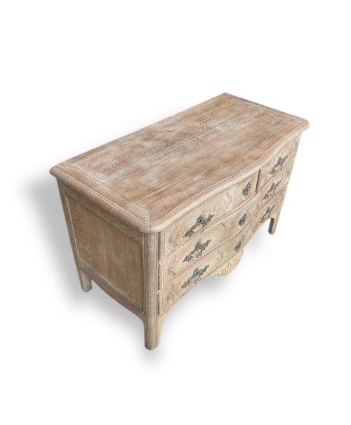 18TH CENTURY OAK COMMODE - ADDITIONAL PHOTO 2