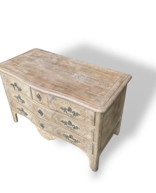 18TH CENTURY OAK COMMODE - ADDITIONAL PHOTO 4