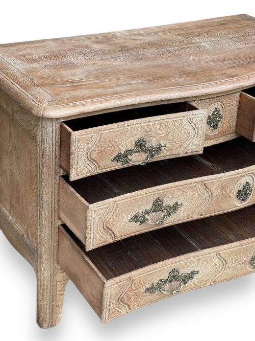 18TH CENTURY OAK COMMODE - ADDITIONAL PHOTO 6