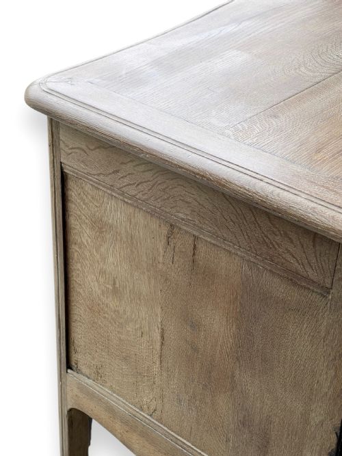 18TH CENTURY OAK COMMODE - ADDITIONAL PHOTO 10