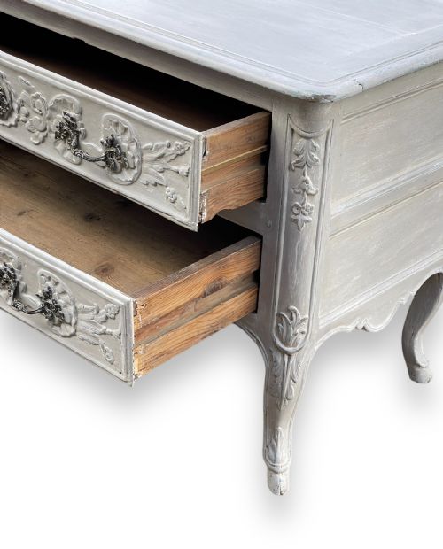 18TH CENTURY TWO DRAWER FRENCH PAINTED COMMODE - ADDITIONAL PHOTO 8