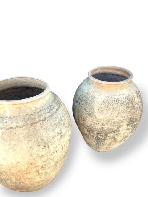 VERY LARGE PAIR OF TERRACOTTA POTS - ADDITIONAL PHOTO 3