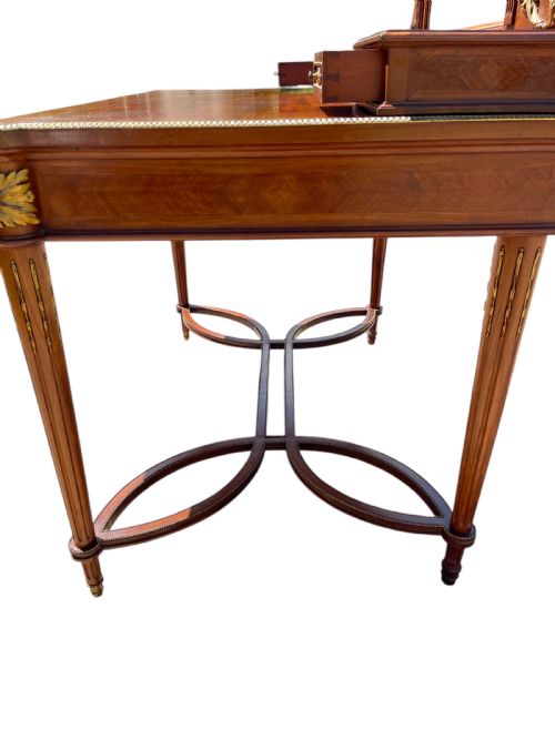 FINE QUALITY MAHOGANY ORMOLU MOUNTED DRESSING TABLE - ADDITIONAL PHOTO 10