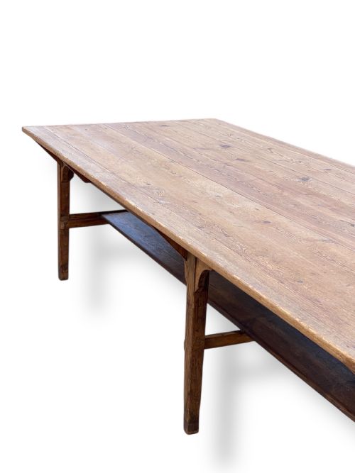 19TH CENTURY ENGLISH PINE DINING TABLE - ADDITIONAL PHOTO 3