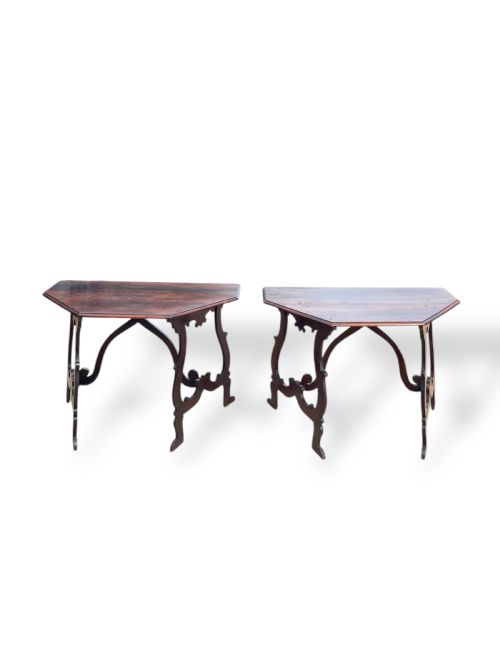 PAIR OF 18TH CENTURY ITALIAN WALNUT CONSOLE TABLES - ADDITIONAL PHOTO 3