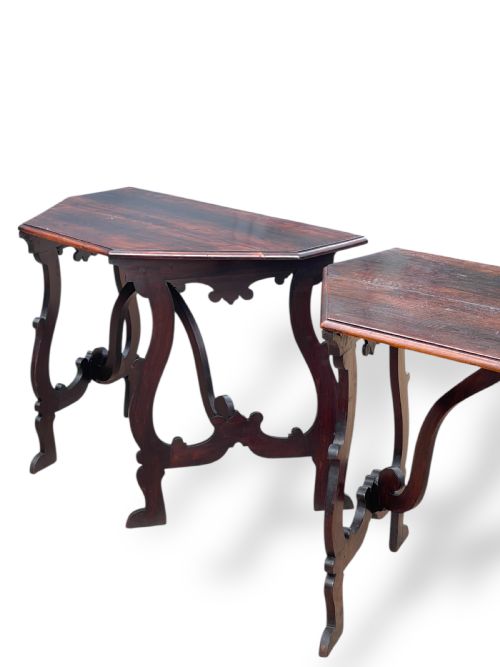 PAIR OF 18TH CENTURY ITALIAN WALNUT CONSOLE TABLES - ADDITIONAL PHOTO 7