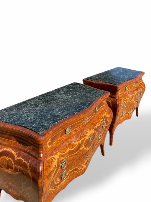 PAIR OF ITALIAN BOMBE COMMODES - ADDITIONAL PHOTO 5