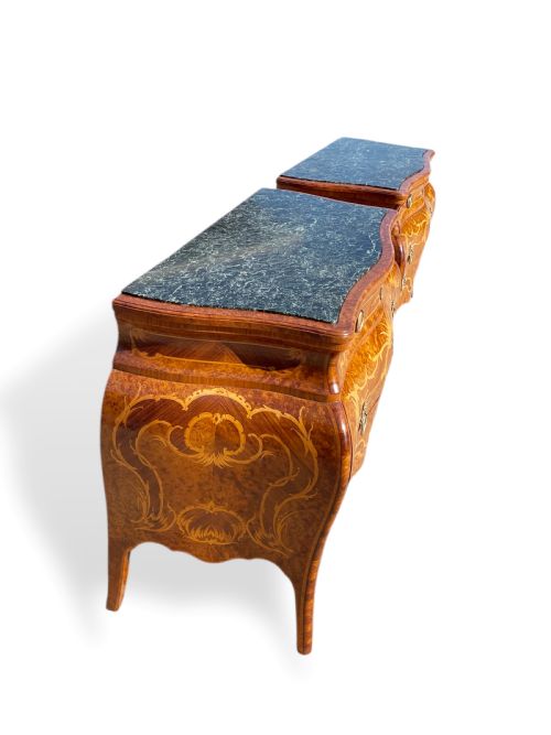 PAIR OF ITALIAN BOMBE COMMODES - ADDITIONAL PHOTO 6