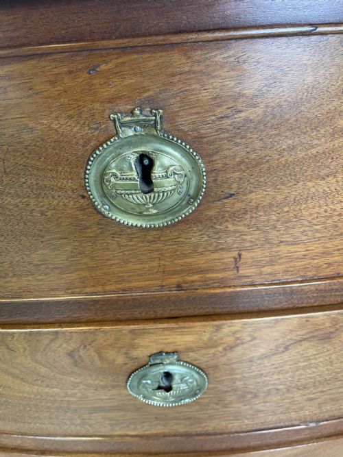 ANTIQUE SERPENTINE CHEST OF DRAWERS IN MAHOGANY - ADDITIONAL PHOTO 16