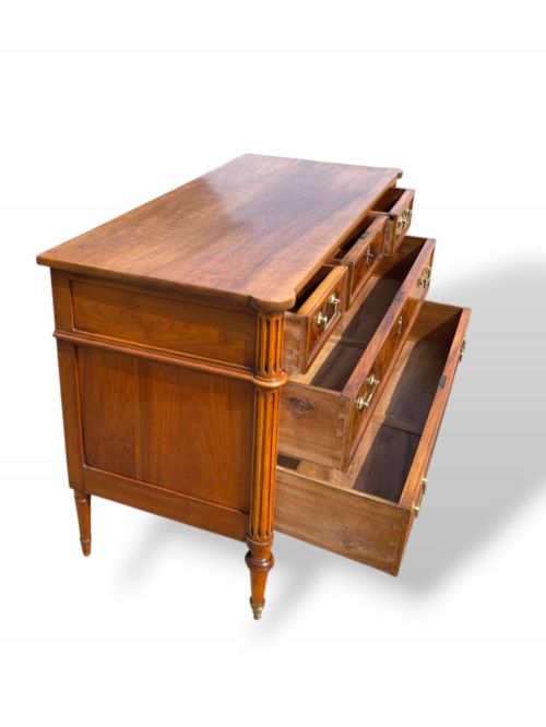 18TH CENTURY FRENCH WALNUT COMMODE - ADDITIONAL PHOTO 6