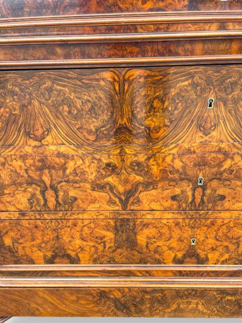 19TH CENTURY FRENCH LOUIS PHILIPPE WALNUT COMMODE - ADDITIONAL PHOTO 1