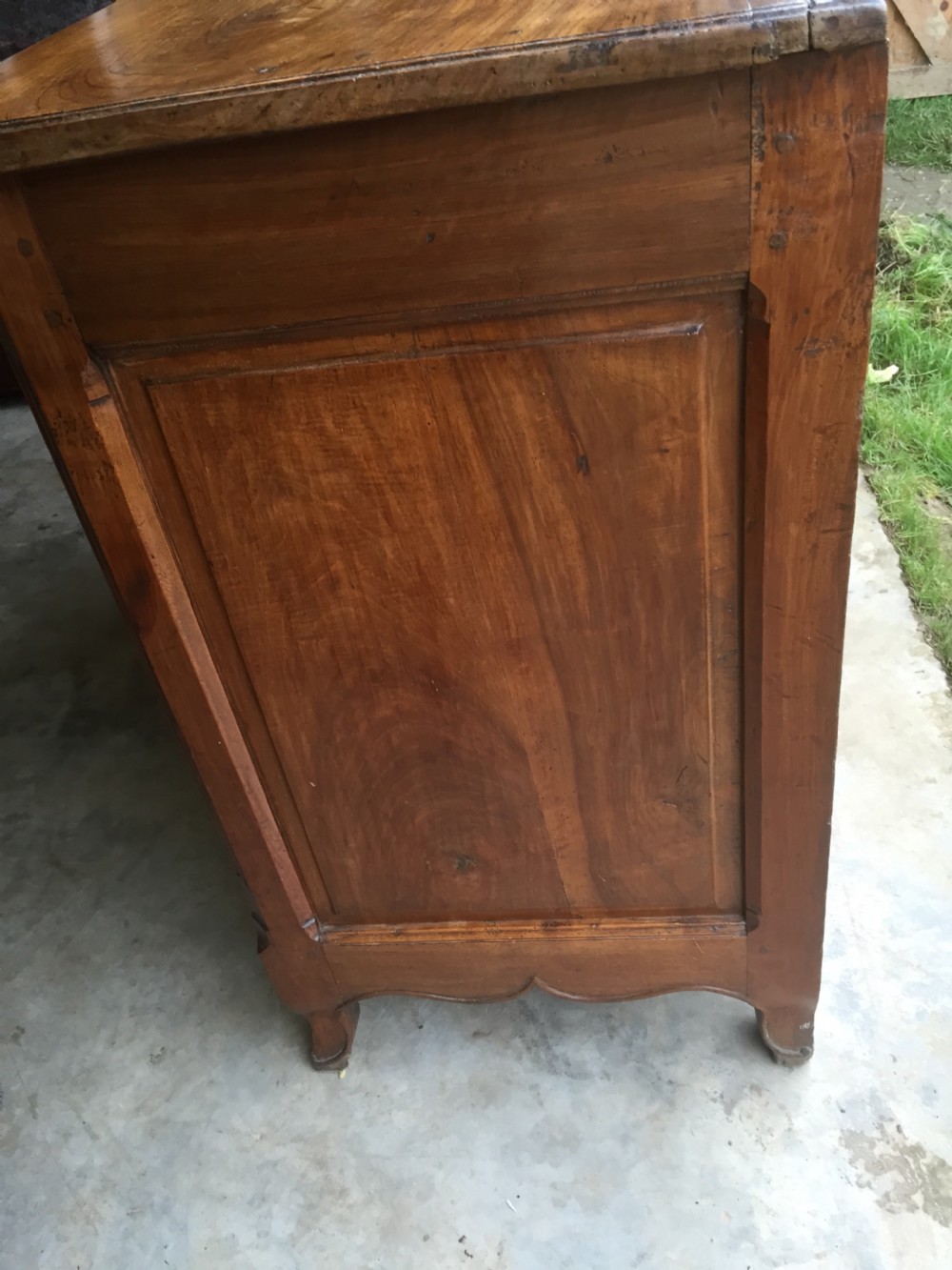 sideboard  View III