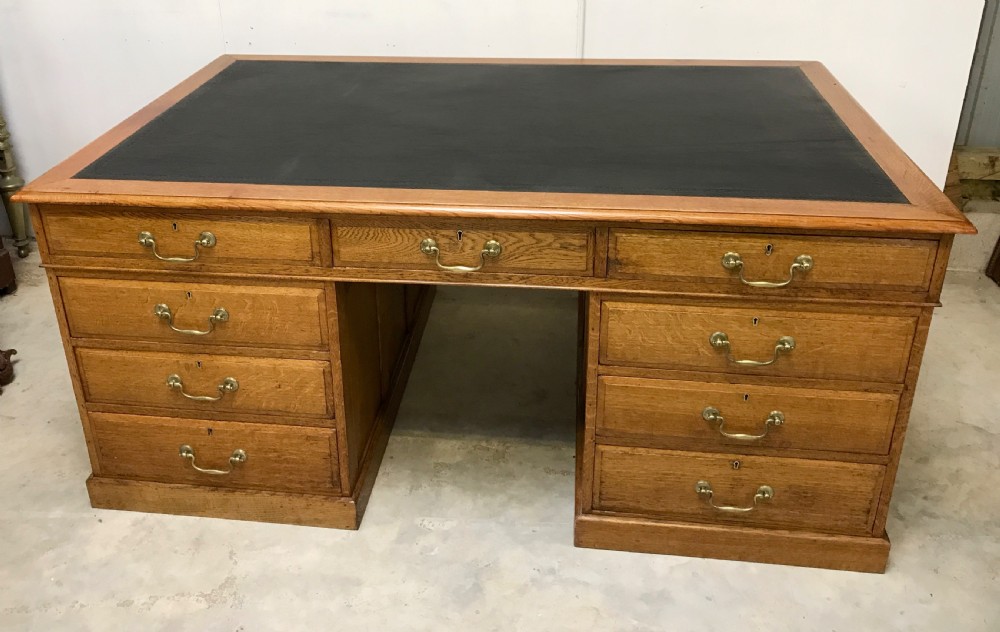oak pedestal desk 