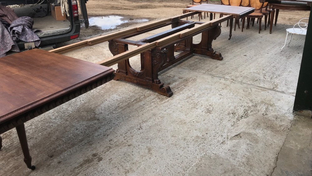 walnut dining table  View VII