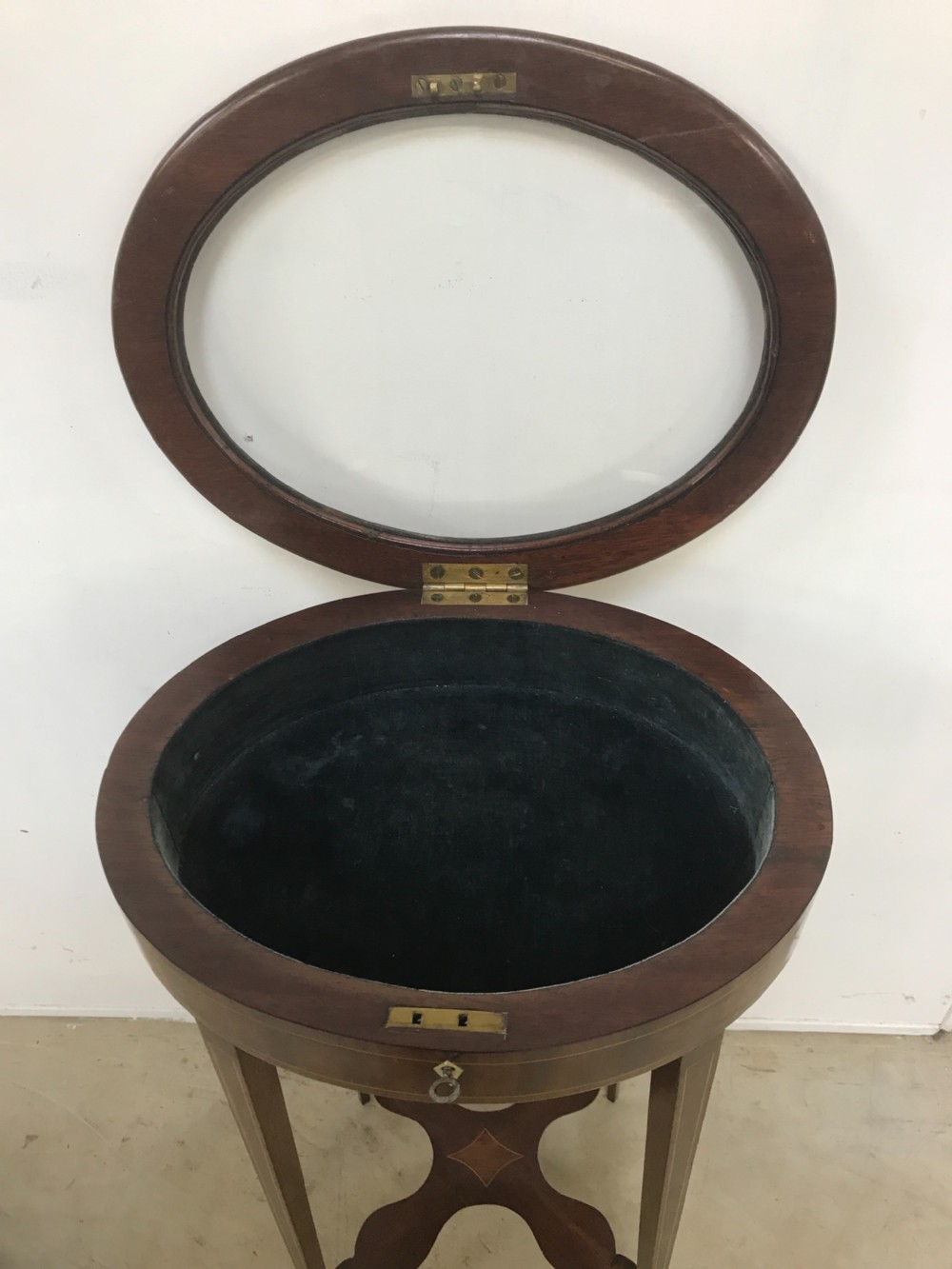 inlaid bijouterie table  View III