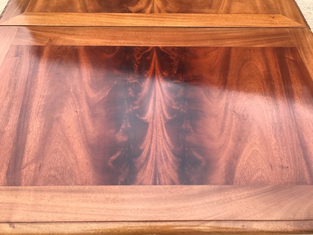 Dining table  View III