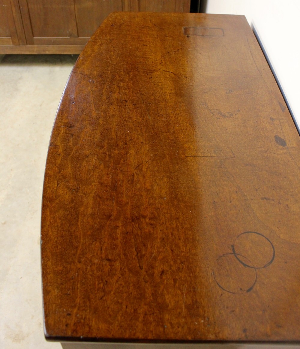 Early !9 th cent mahogany chest of drawers View II