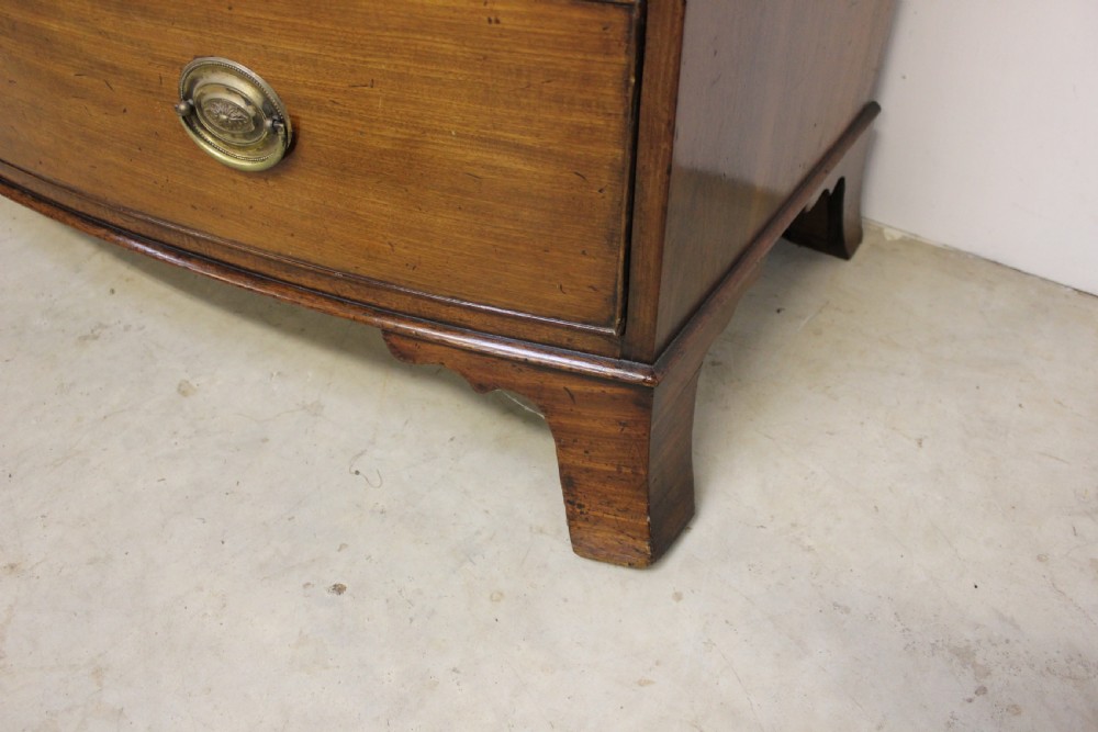 Early !9 th cent mahogany chest of drawers View V