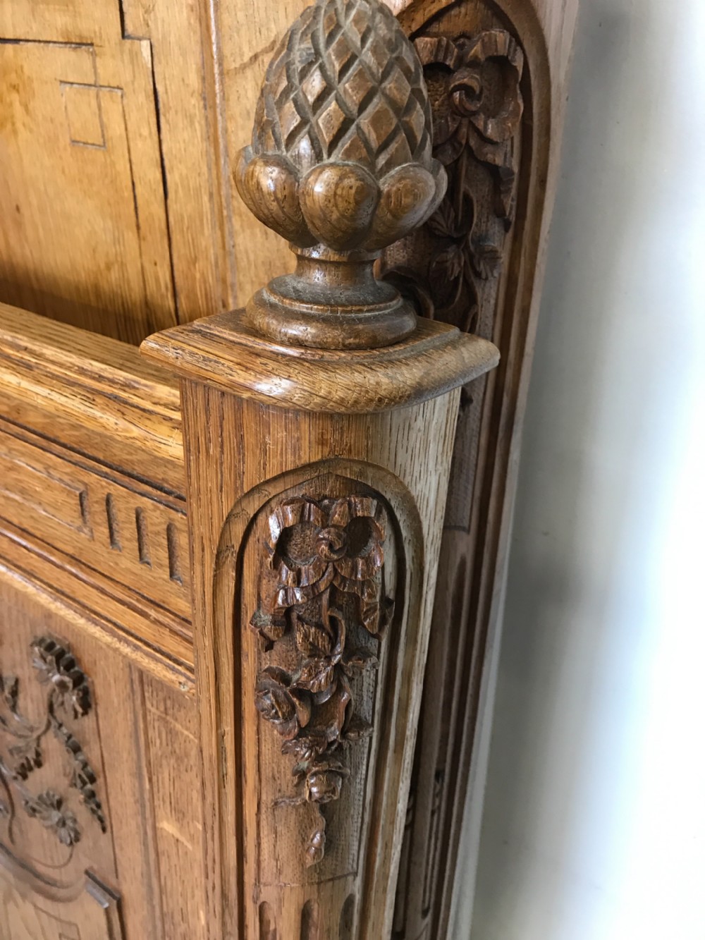 Fine carved oak french bed king size  View VII