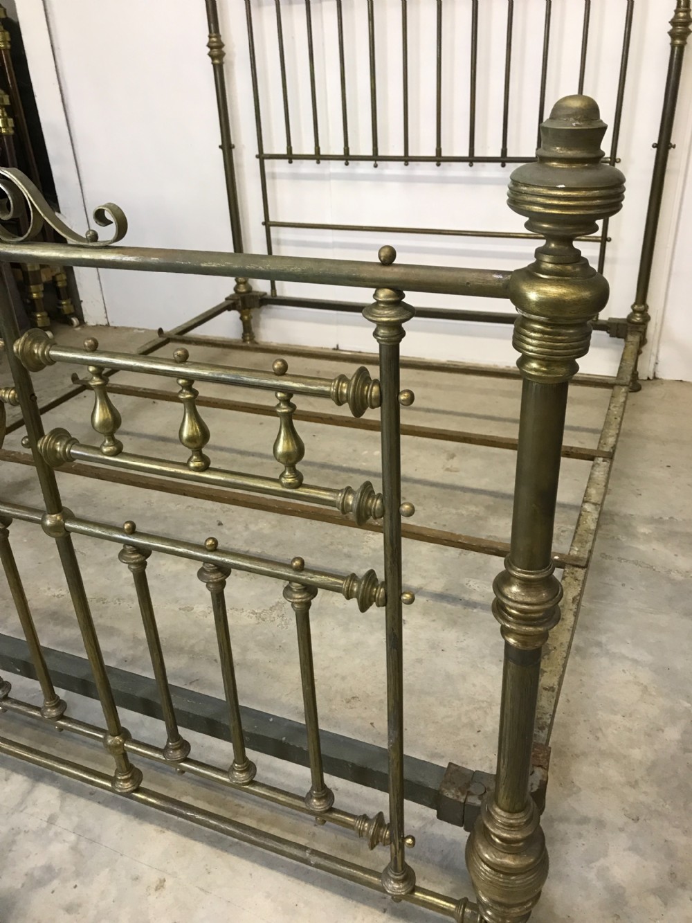 king size brass bed  View VI