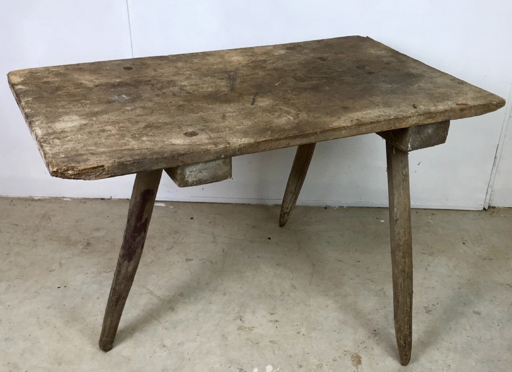 Primitive table