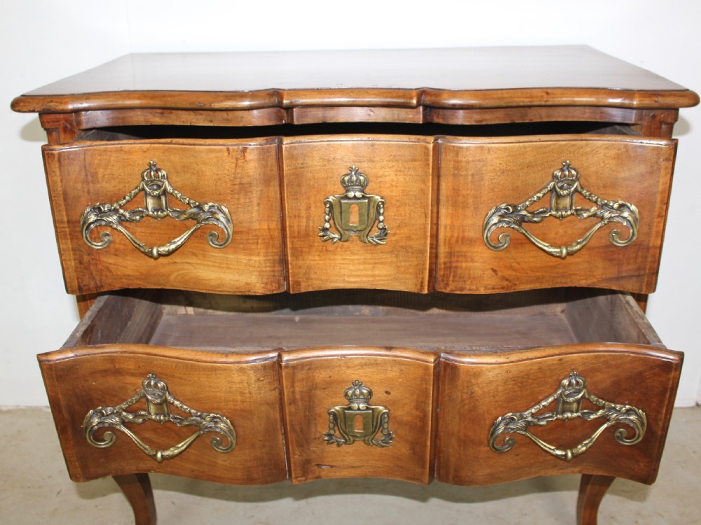 Provincial Commode View IV