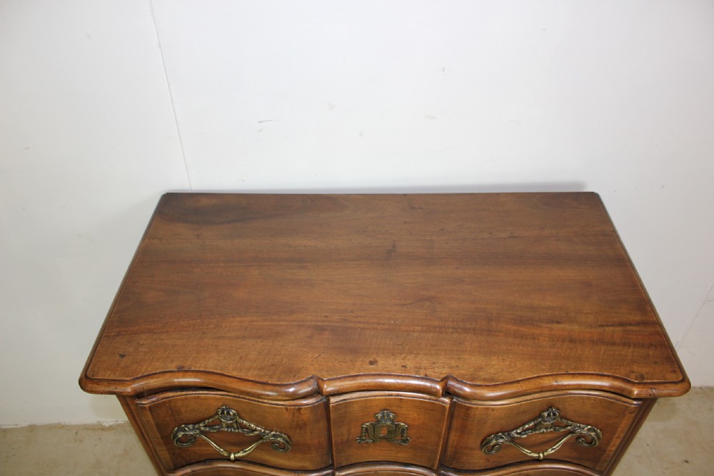 Provincial Commode View VIII