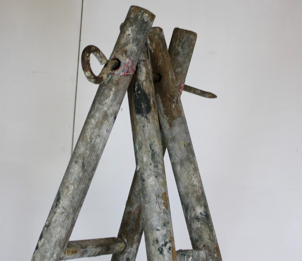 Decorators ladder View III