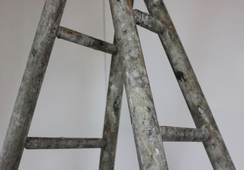 Decorators ladder View VI