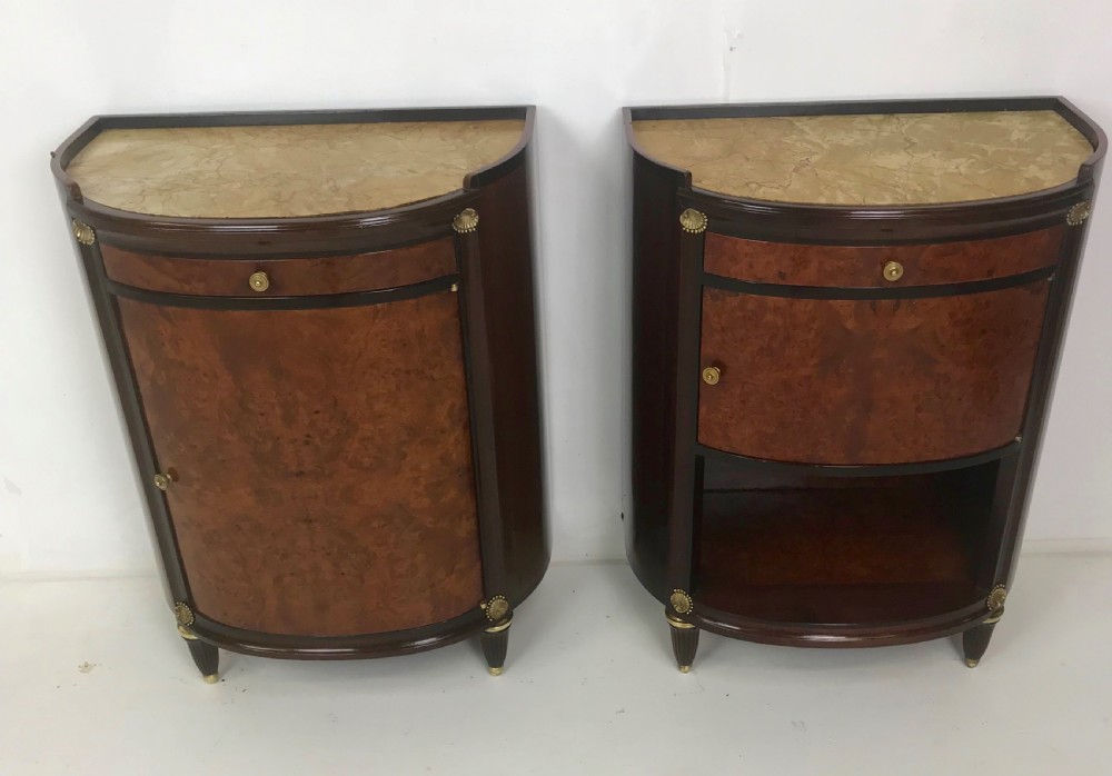 Pair of night stands 