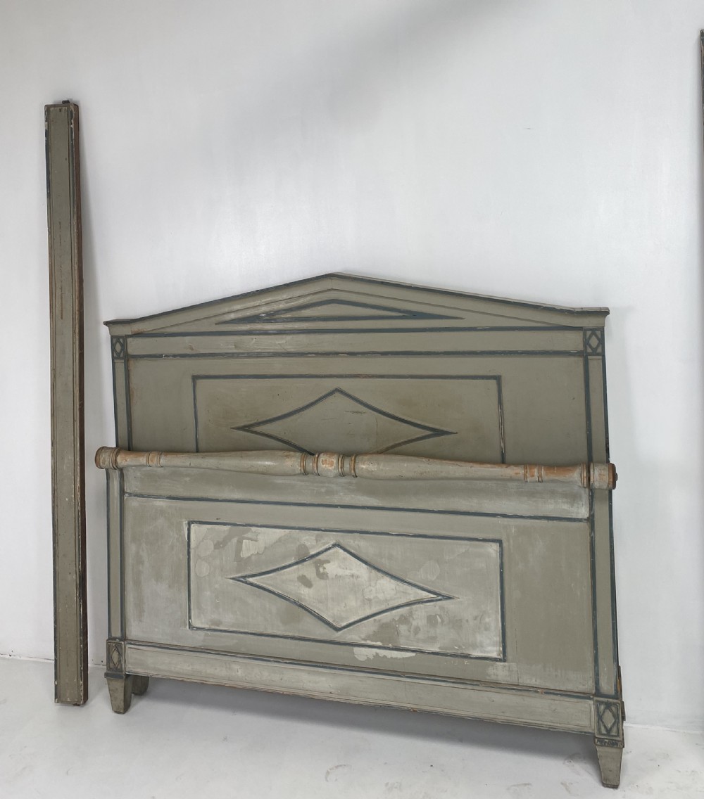 Empire style bed in Original Paint View III