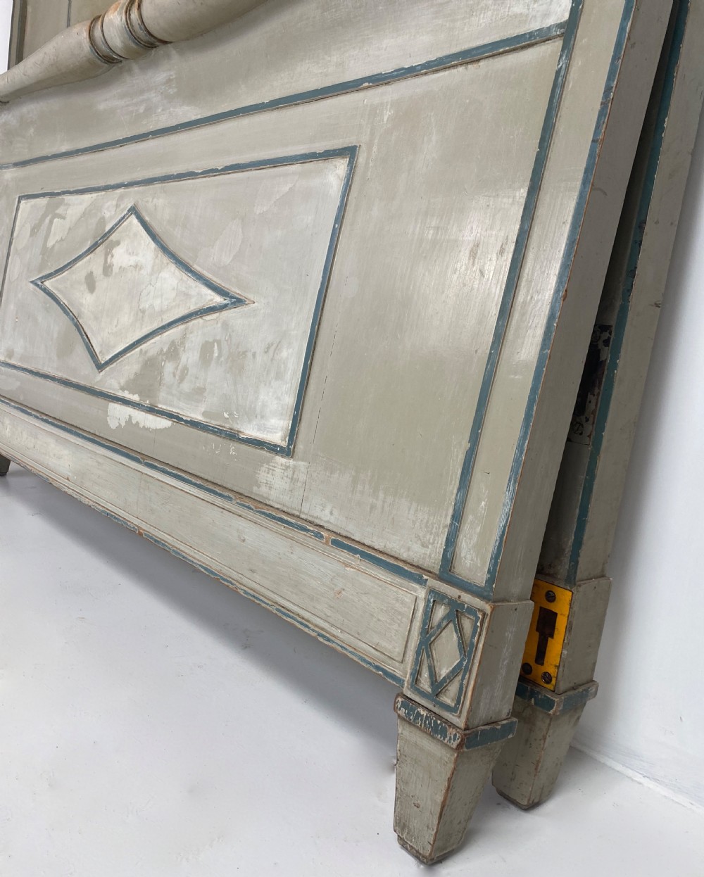 Empire style bed in Original Paint View IV