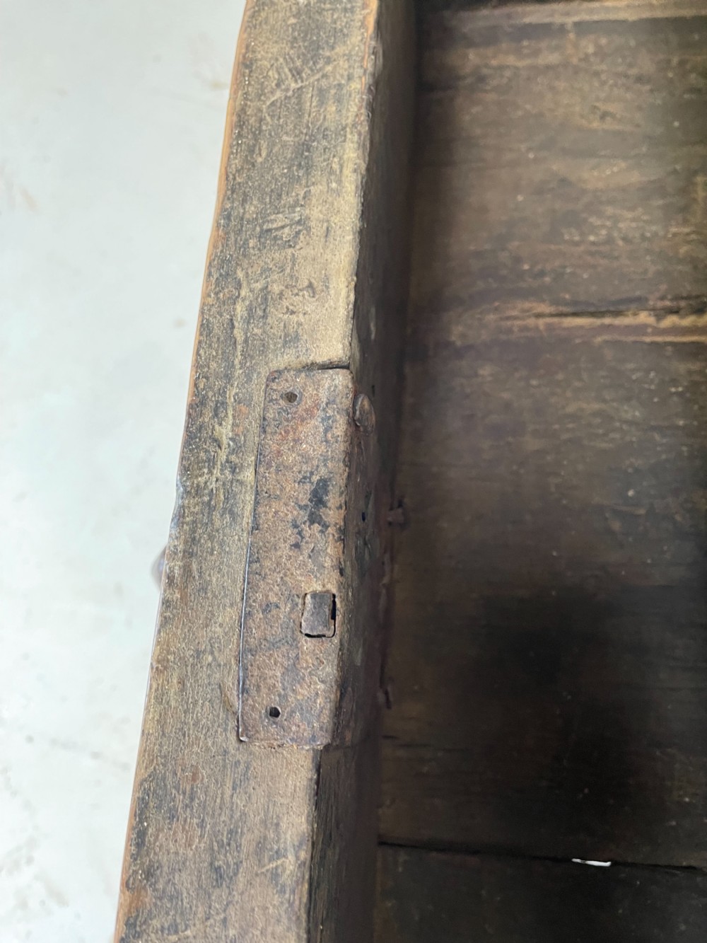 17 th cent Spanish table View V