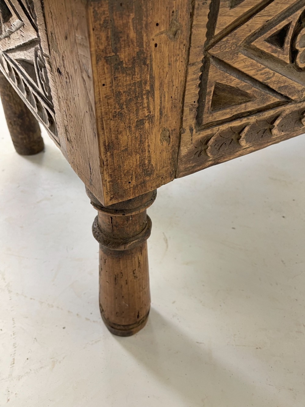 17 th cent Spanish table View IX