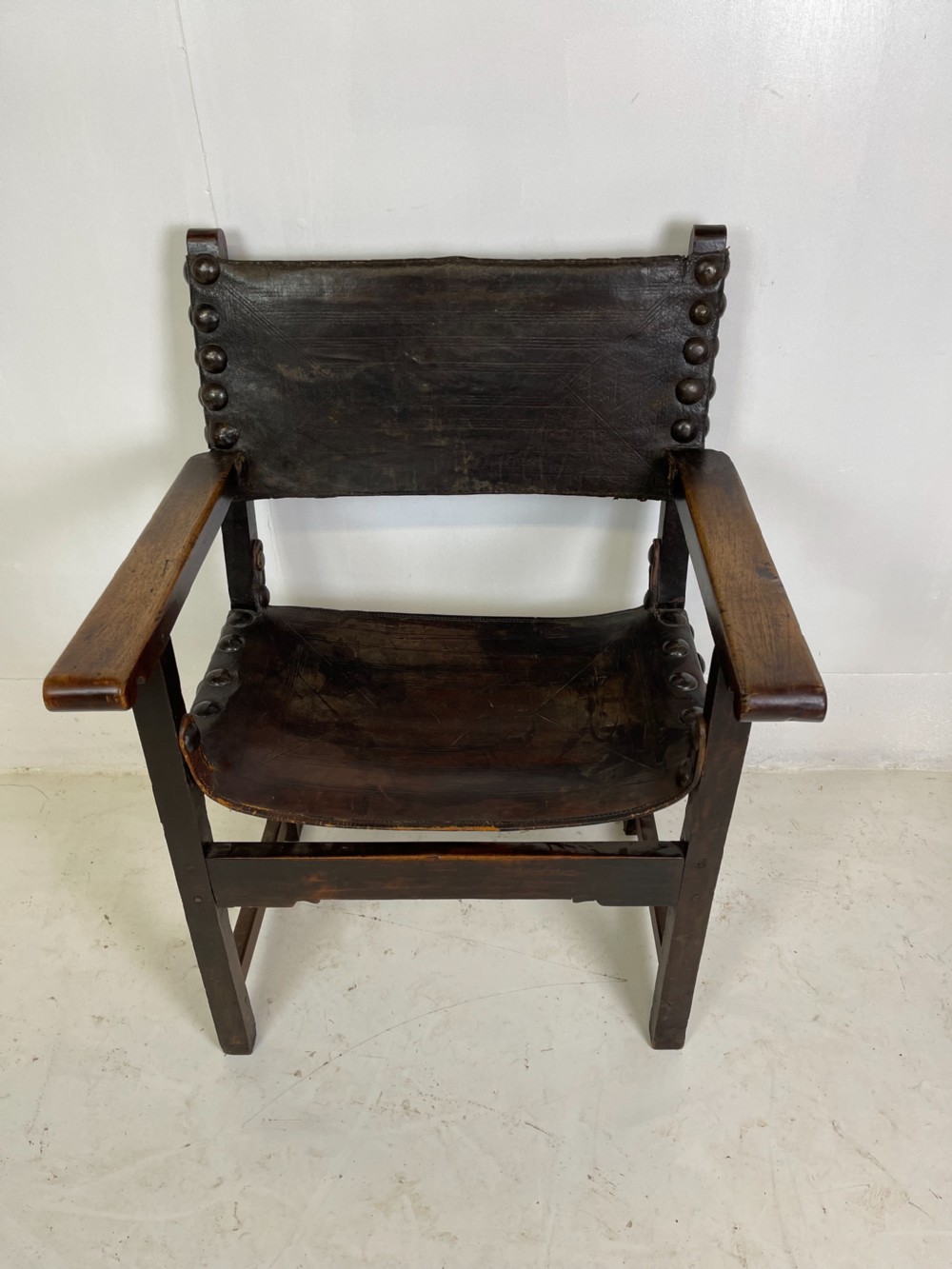 Two 17 th century Spanish walnut Armchairs  View IV