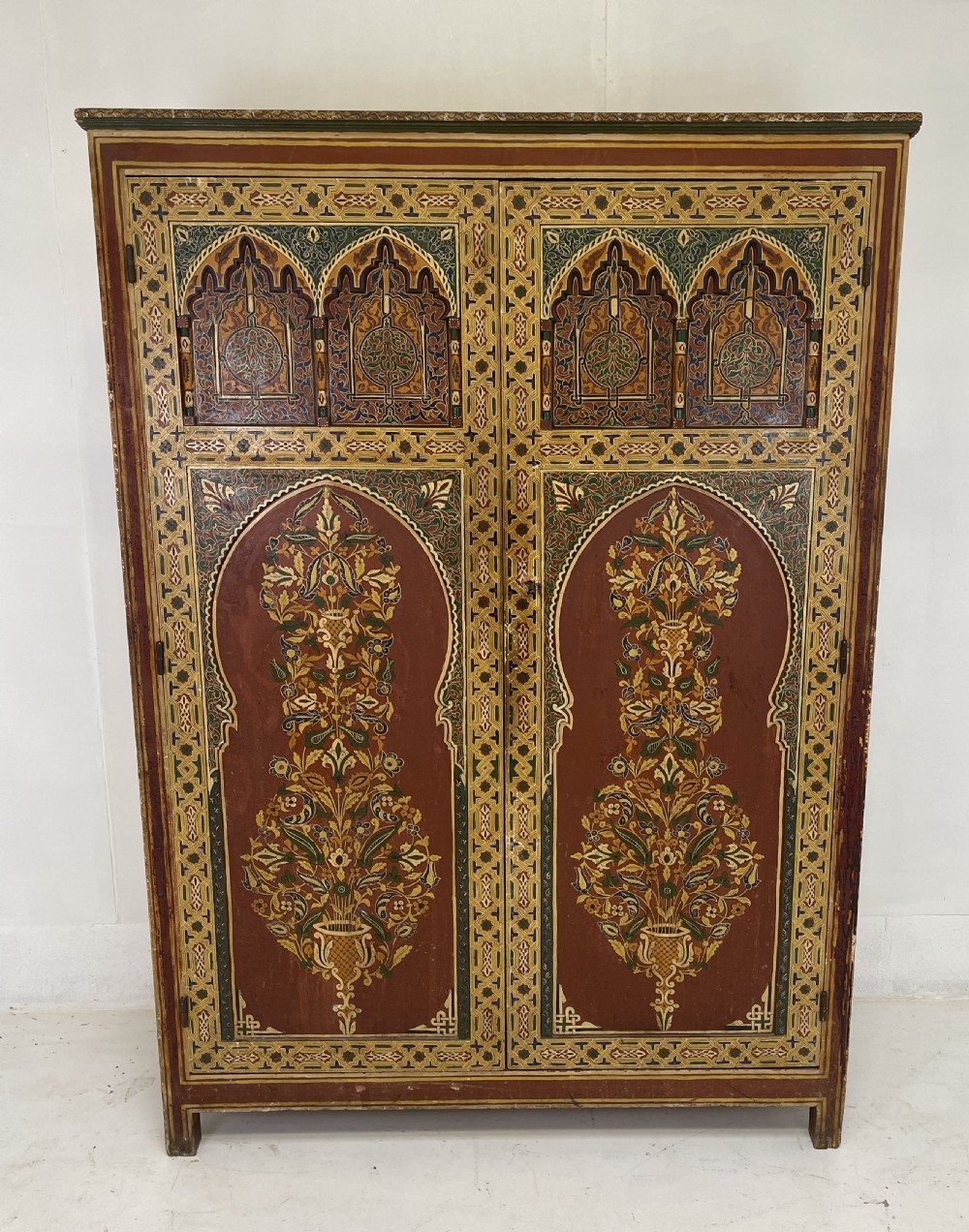 19  th Century painted cupboard 
