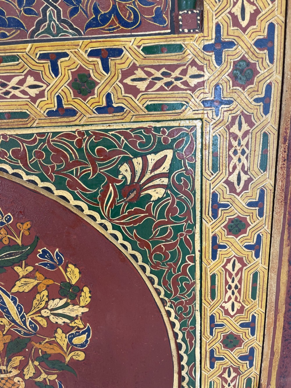 19  th Century painted cupboard  View IX