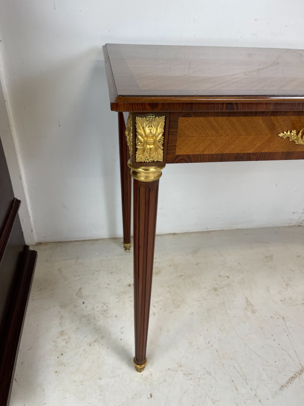 Writing Table  View XV
