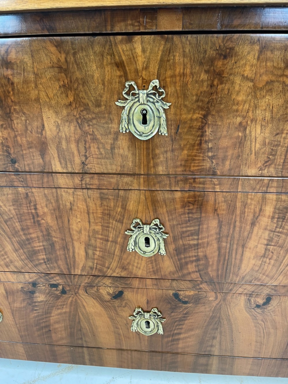 French Walnut Commode  View VIII