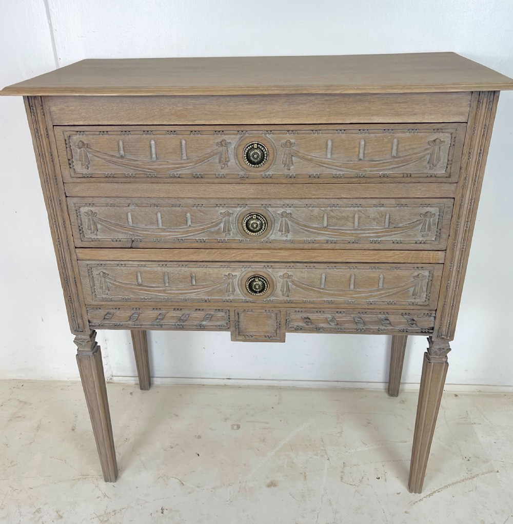 Oak chest of Drawers 