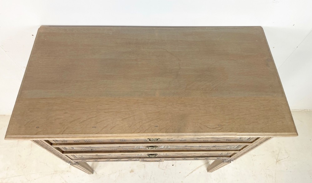 Oak chest of Drawers  View VII