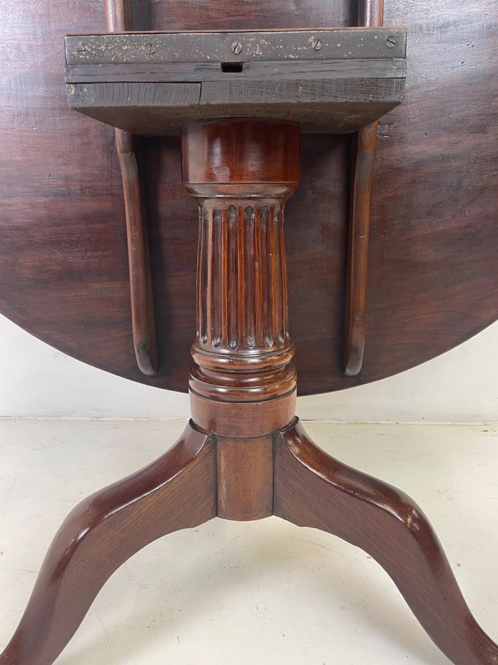 English Georgian Tip Top Table View V