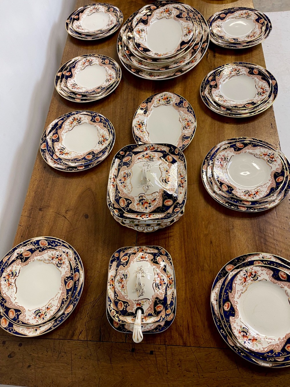 Dinner service  View XI