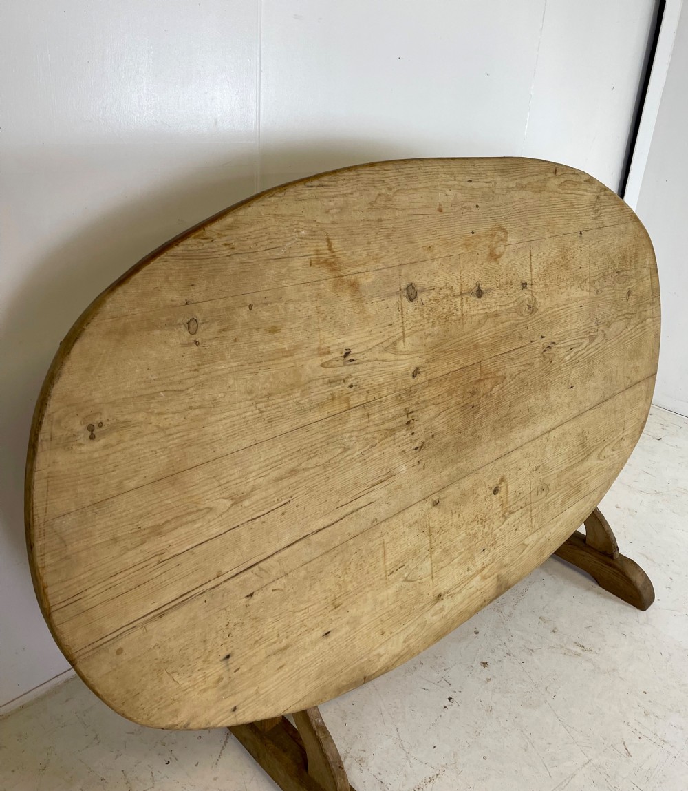 Large Vendage Table View II
